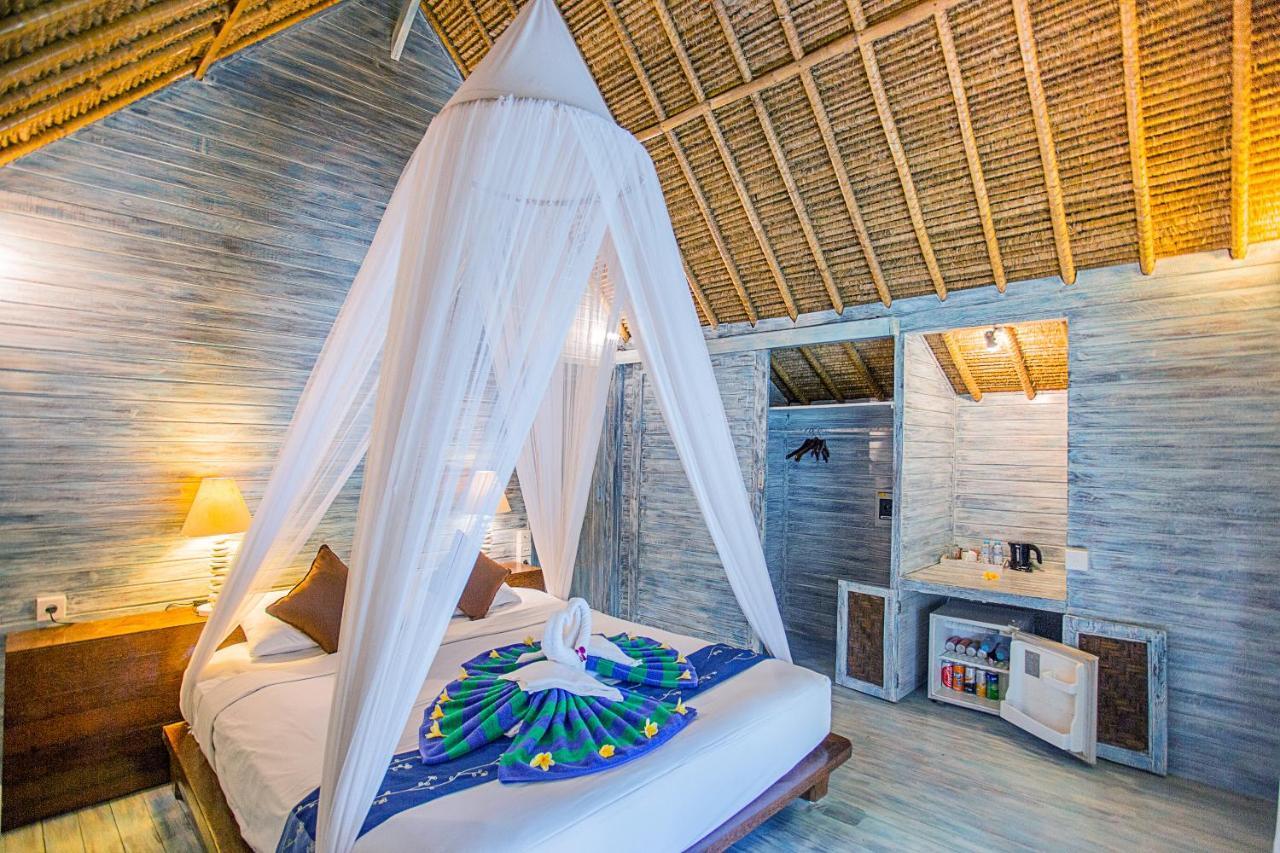 TS Hut Lembongan Hotel Bagian luar foto