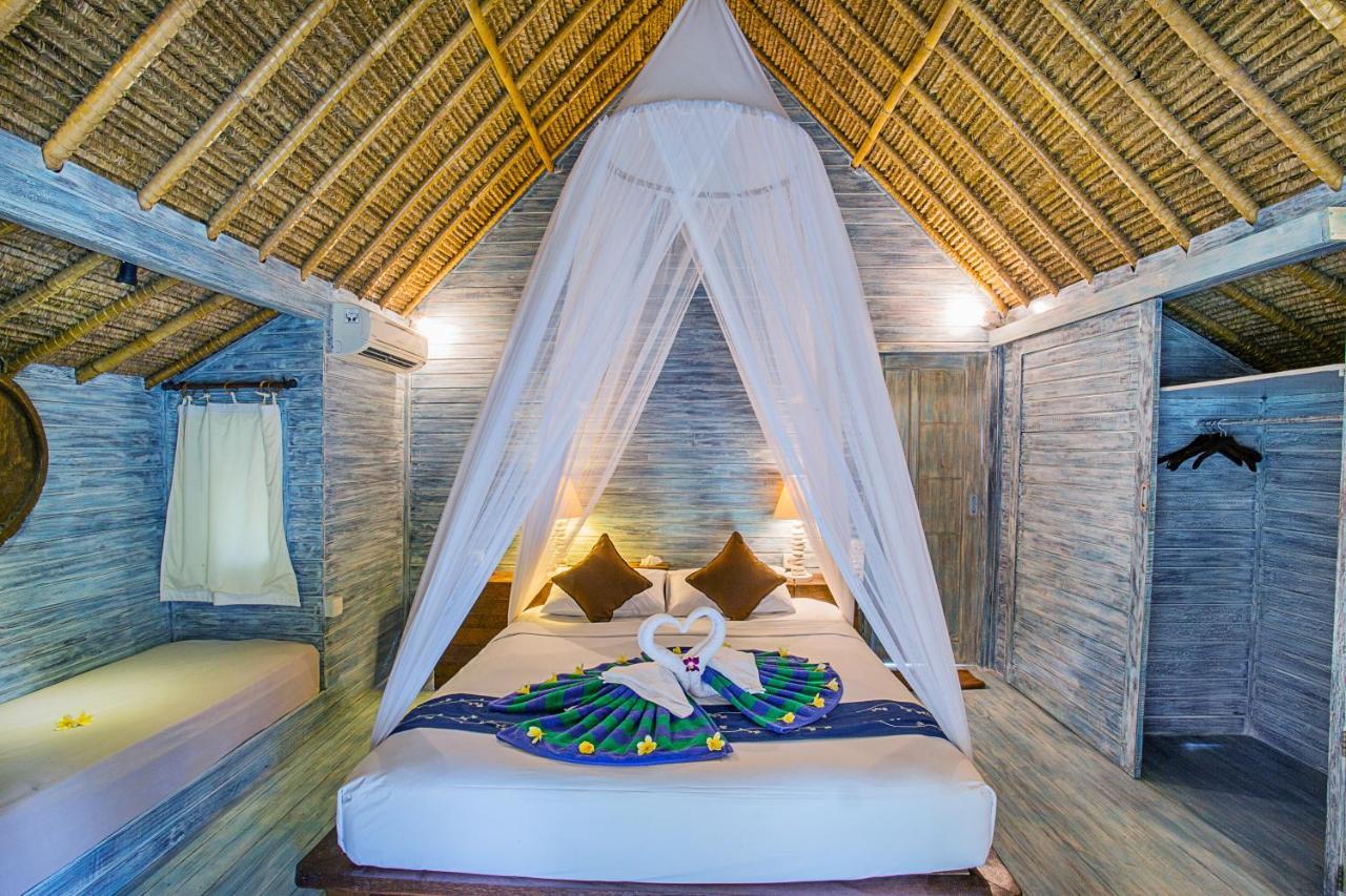 TS Hut Lembongan Hotel Bagian luar foto