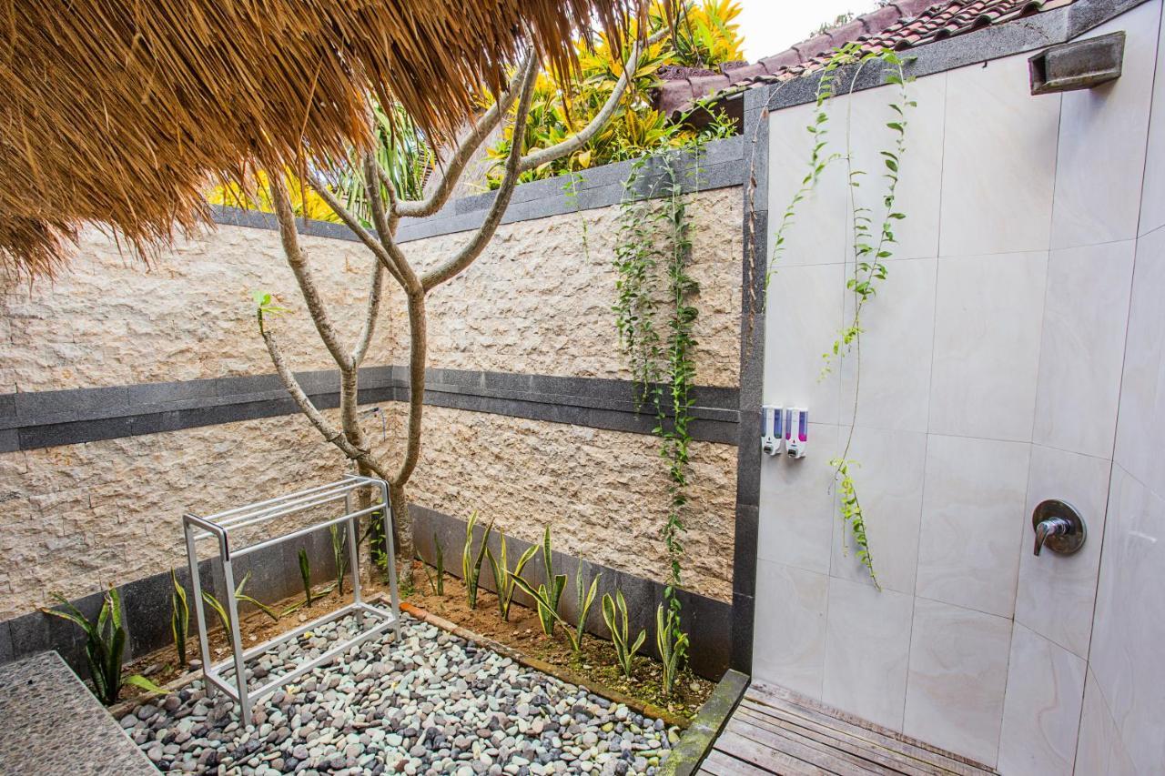 TS Hut Lembongan Hotel Bagian luar foto
